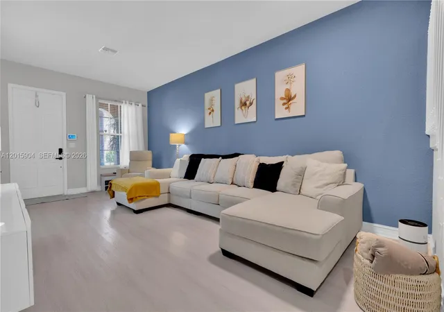 4th image of 6893 Julia Gardens Dr, Coconut Creek, FL 33073 | MLS# A12015904