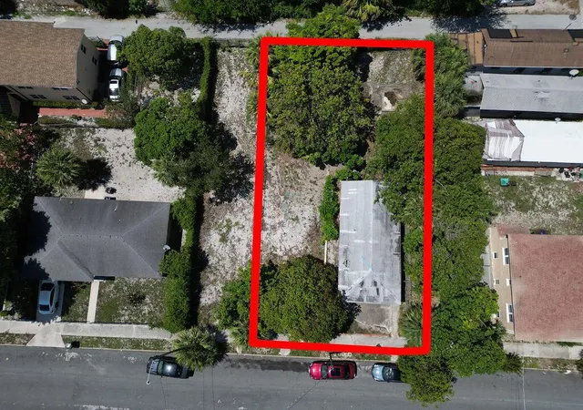 2nd image of 809 7th St, West Palm Beach, FL 33401 | MLS# B26026877