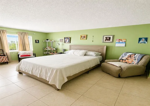 2nd image of 9800 Sunrise Lakes Blvd, Sunrise, FL 33322