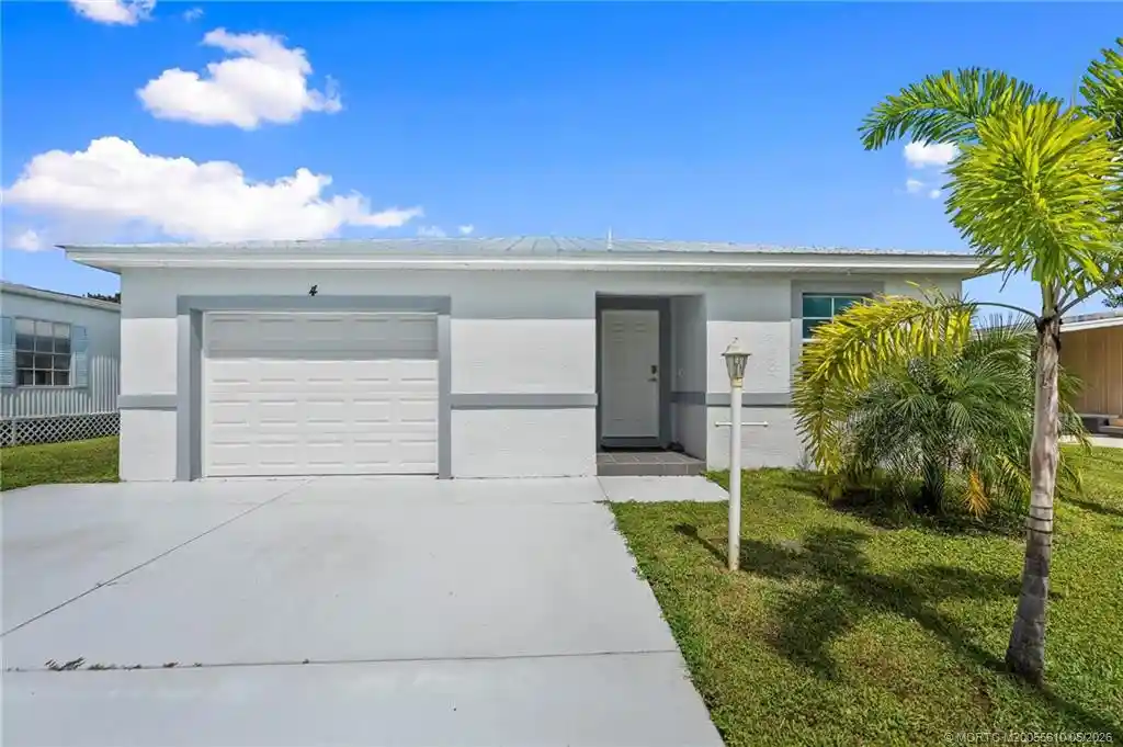 Photo 1 of Single family home for sale at 4 La Paloma Ln, Port Saint Lucie, FL 34952 | MLS# M20055610 | Listing updated on 2026-10-22