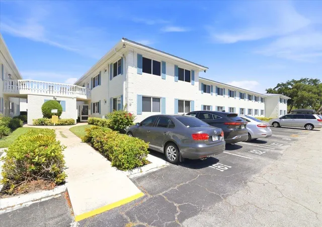 Homes for sale in Fort Lauderdale, FL | 6261 Ne 19th Avenue, Fort Lauderdale, FL 33308 | Houzeo