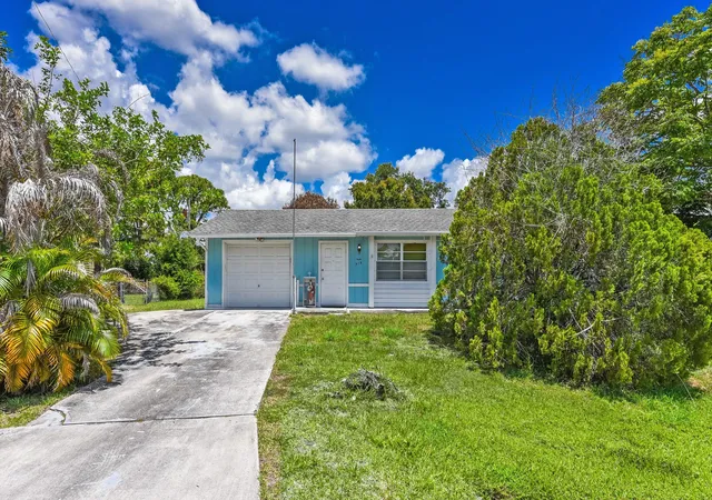 Homes for sale in Port Saint Lucie, FL | 915 Sw John Maccormack Ter, Port Saint Lucie, FL 34953 | MLS# B26026963