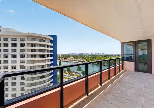2nd image of 5225 Collins Ave #1519, Miami Beach, FL 33140 | MLS# A12010289