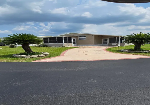 Photo 1 of Manufactured home for sale at 5550 Hemingway Ct #1, Fort Pierce, FL 34982 | MLS# B26027020 | Listing updated on 2026-09-23