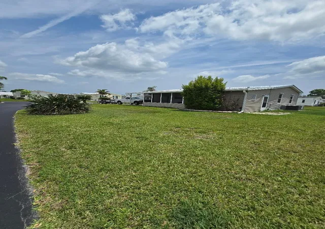 Photo 2 of Manufactured home for sale at 5550 Hemingway Ct #1, Fort Pierce, FL 34982 | MLS# B26027020 | Listing updated on 2026-09-23