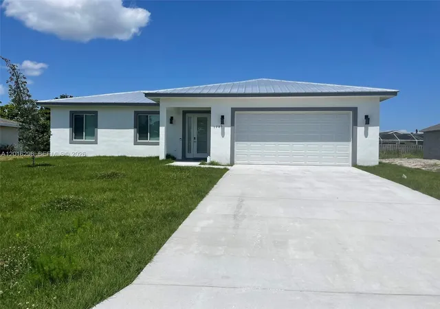 Homes for sale in Port St Lucie, FL | 1765 Se Aires Ln, Port St Lucie, FL 34984 | MLS# A12016298