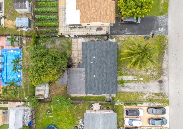 Homes for sale in Hollywood, FL | 1121 N 71st Ave, Hollywood, FL 33024 | MLS# A12016967