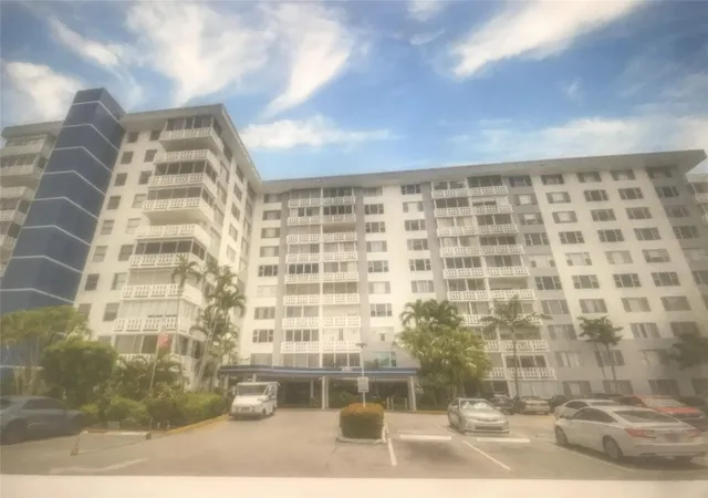 Photo 1 of Sale Pending at 4350 Hillcrest Dr #704, Hollywood, FL 33021 | MLS# B26027138 | Listing updated on 2026-09-20