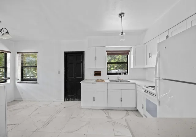 Photo 1 of Single family home for sale at 515 Nw 88th Street, El Portal, FL 33150 | MLS# B26027178 | Listing updated on 2026-09-25