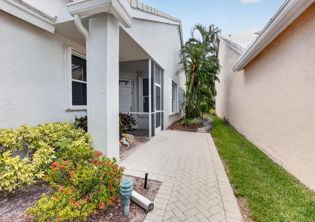 Homes for sale in Boynton Beach, FL | 8223 Horseshoe Bay Rd, Boynton Beach, FL 33472 | MLS# B26027186