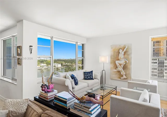 5th image of 5255 Collins Ave #9F, Miami Beach, FL 33140 | MLS# A12017090