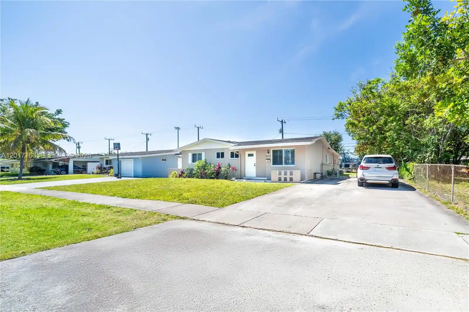 Single family home for sale at 6472 Pierce St, Hollywood, FL 33024 | MLS# A12017163