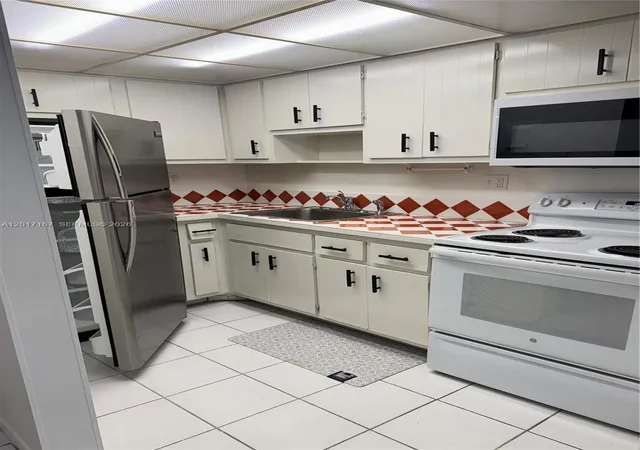 4th image of 1470 Ne 125Th Ter #205, North Miami, FL 33161 | MLS# A12017167