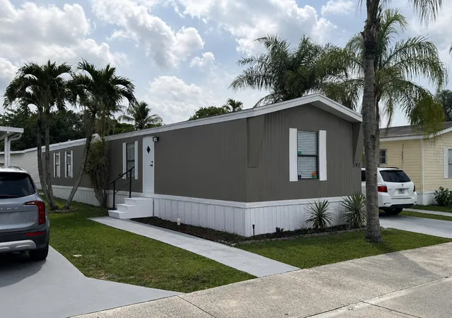 1st image of 182 Plantation Blvd, Lake Worth, FL 33467 | MLS# B26027244