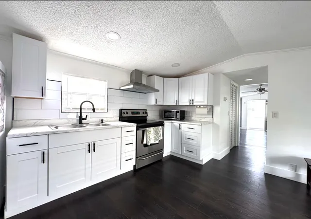 4th image of 182 Plantation Blvd, Lake Worth, FL 33467 | MLS# B26027244