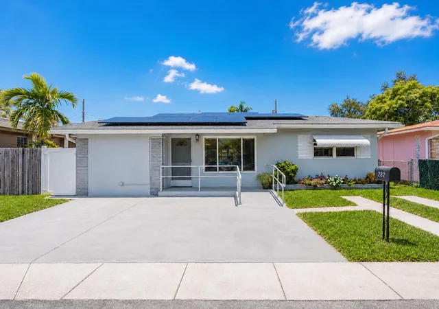 Homes for sale in Dania Beach, FL | 262 Sw 8th St, Dania Beach, FL 33004 | MLS# B26027255