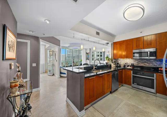 Photo 3 of Condo for sale at 350 Se 2nd Street #1870, Fort Lauderdale, FL 33301 | MLS# B26027282 | Listing updated on 2026-10-04