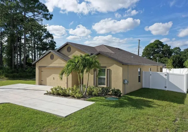 3rd image of 1381 Sw Paar Dr, Port St Lucie, FL 34953 | MLS# B26027286