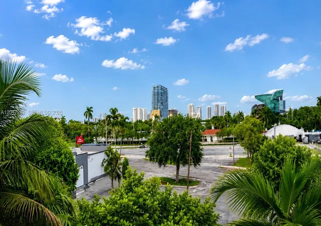 1st image of 410 Se 2nd St #415, Hallandale Beach, FL 33009 | MLS# A12017293