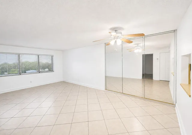 2nd image of 410 Se 2nd St #415, Hallandale Beach, FL 33009 | MLS# A12017293