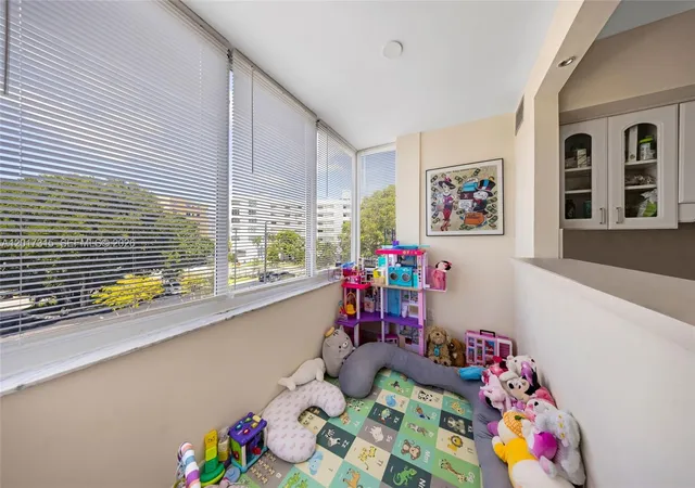 5th image of 250 180Th Dr #352, Sunny Isles Beach, FL 33160 | MLS# A12017315