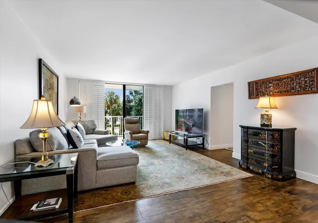 Photo 3 of Condo for sale at 2860 S Ocean Blvd #214, Palm Beach, FL 33480 | MLS# B26027323 | Listing updated on 2026-09-23