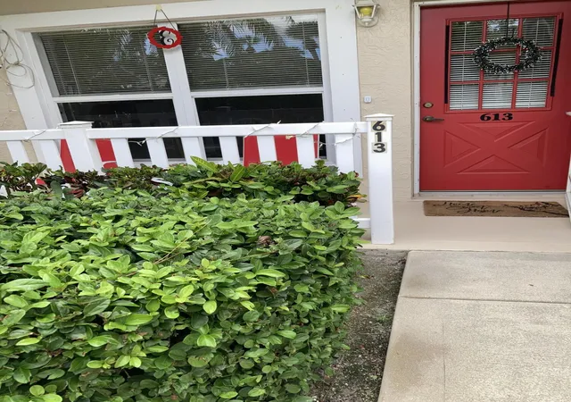 3rd image of 613 Nw San Remo Cir, Port St Lucie, FL 34986 | MLS# B26027326