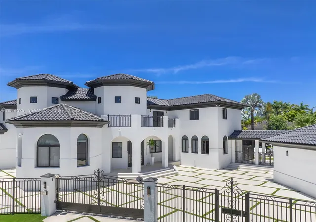 Photo 1 of Single family home for sale at 9881 Sw 148Th Ter, Miami, FL 33176 | MLS# A12016076 | Listing updated on 2026-10-30