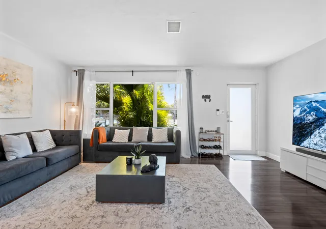 Photo 4 of Single family home for sale at 1603 Jefferson St, Hollywood, FL 33020 | MLS# B26027346 | Listing updated on 2026-09-23