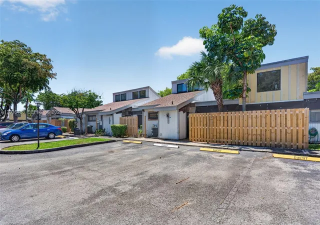 Homes for sale in Plantation, FL | 1717 Nw 73rd Ave #33, Plantation, FL 33313 | MLS# A12016488