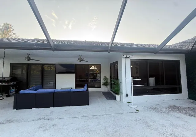 Photo 4 of Single family home for sale at 7670 Live Oak Dr, Coral Springs, FL 33065 | MLS# B26027385 | Listing updated on 2026-10-06