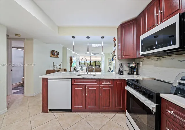 2nd image of 2768 S Carambola Cir #S 403, Coconut Creek, FL 33066 | MLS# A12017580