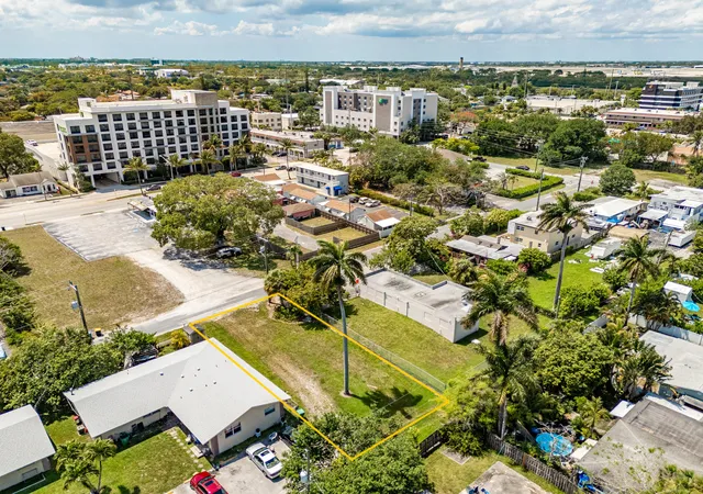 1st image of 0 Ne 1st Ave, Dania, FL 33004 | MLS# B26027486