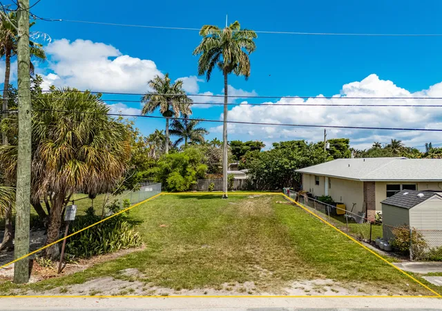 2nd image of 0 Ne 1st Ave, Dania, FL 33004 | MLS# B26027486