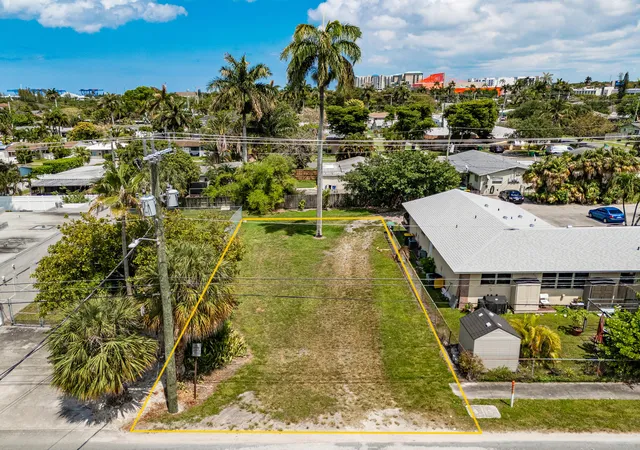 3rd image of 0 Ne 1St Ave, Dania, FL 33004 | MLS# B26027486