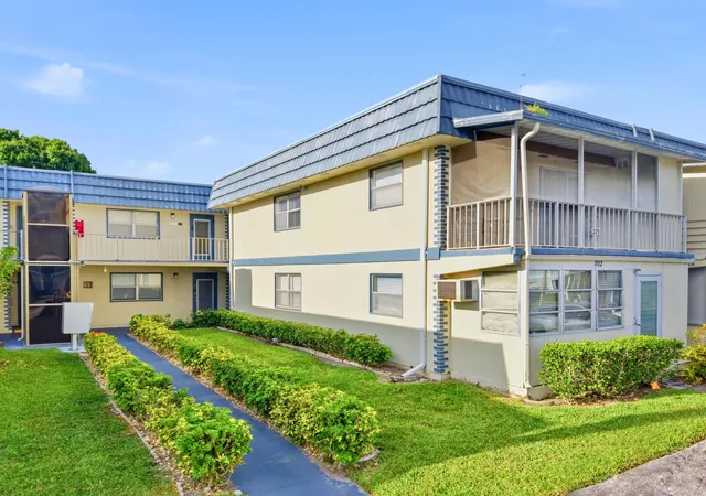 2nd image of 202 Brittany F, Delray Beach, FL 33446 | MLS# B26027461