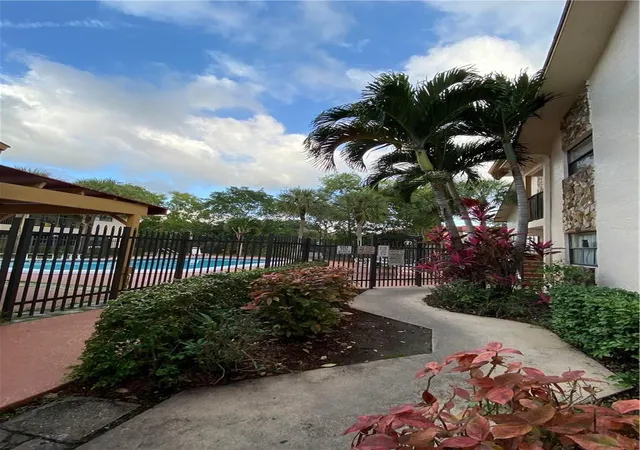 Homes for sale in Coral Springs, FL | 2967 Riverside Drive, Coral Springs, FL 33065 | Houzeo