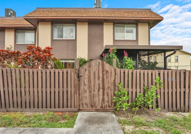 2nd image of 2116 Sherwood Forest Blvd #28, West Palm Beach, FL 33415 | MLS# B26027513