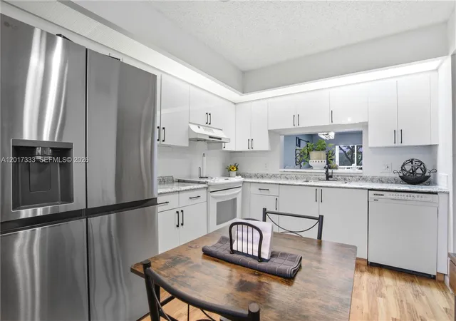 3rd image of 12901 Sw 15Th Ct #208V, Pembroke Pines, FL 33027 | MLS# A12017333