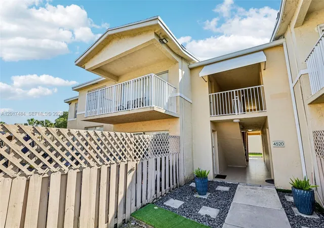 Homes for sale in Doral, FL | 4520 Nw 79th Ave #2D, Doral, FL 33166 | MLS# A12017484