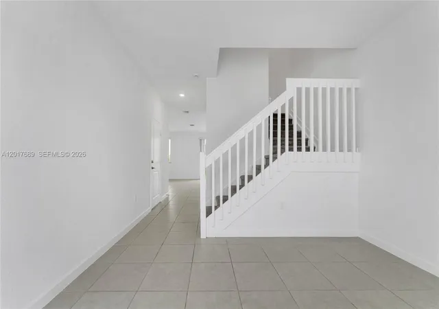 3rd image of 725 Se 14Th Ct, Homestead, FL 33034 | MLS# A12017689
