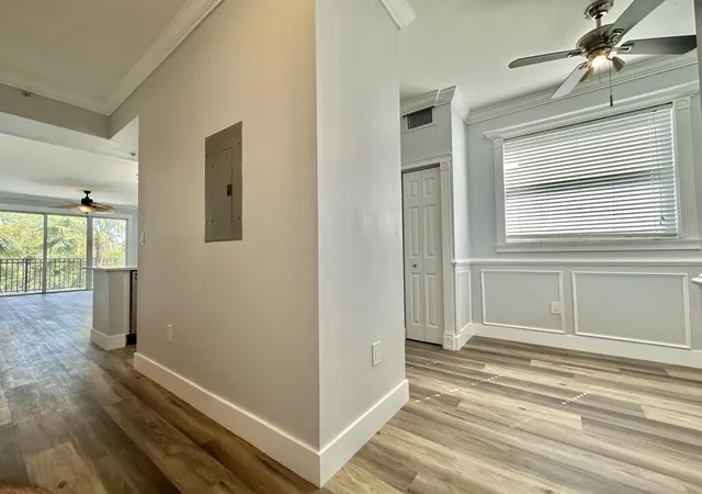 Listing Photo 4 - Condo for sale in building located at 27 Royal Palm Wy, Boca Raton, FL 33432 - Unit #406