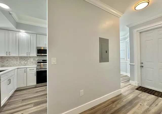 Listing Photo 5 - Condo for sale in building located at 27 Royal Palm Wy, Boca Raton, FL 33432 - Unit #406