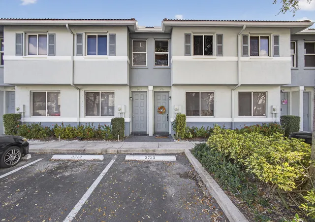 2nd image of 3720 Oleander Ter, Riviera Beach, FL 33404 | MLS# B26027569