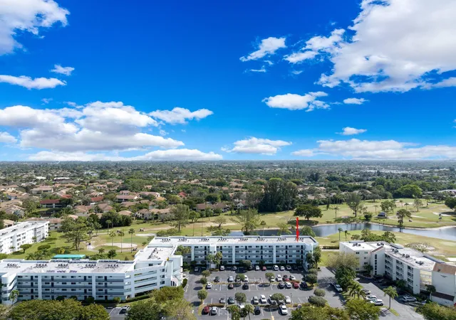 Listing Photo 4 - Condo for sale in building located at 6698 10Th Ave N, Lake Worth Beach, FL 33467 - Unit #327