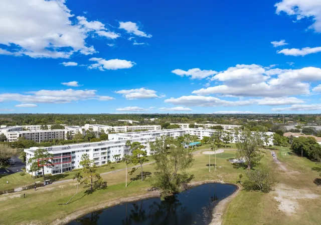 Listing Photo 5 - Condo for sale in building located at 6698 10Th Ave N, Lake Worth Beach, FL 33467 - Unit #327