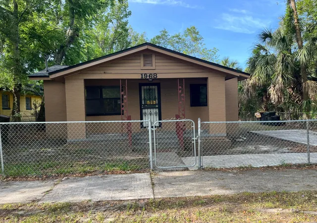 Homes for sale in Jacksonville, FL | 1968 W 23rd St, Jacksonville, FL 32209 | MLS# B26027627
