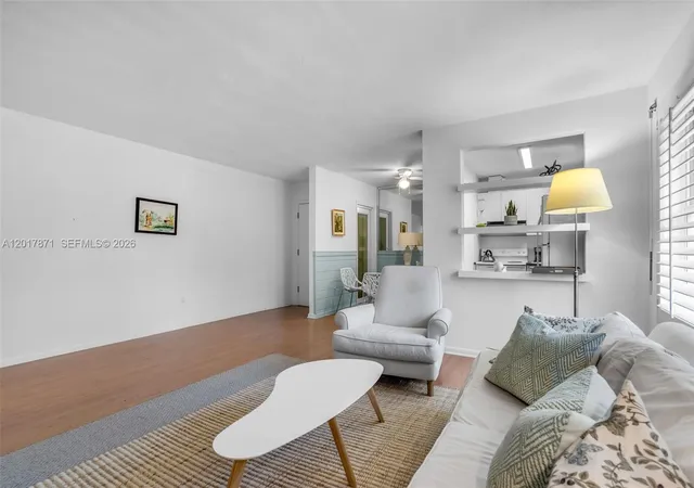 5th image of 255 Sunrise Dr, Key Biscayne, FL 33149