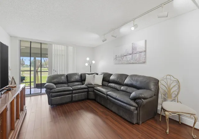 Listing Photo 2 - Condo for sale in building located at 3231 Holiday Springs Blvd, Margate, FL 33063 - Unit #110