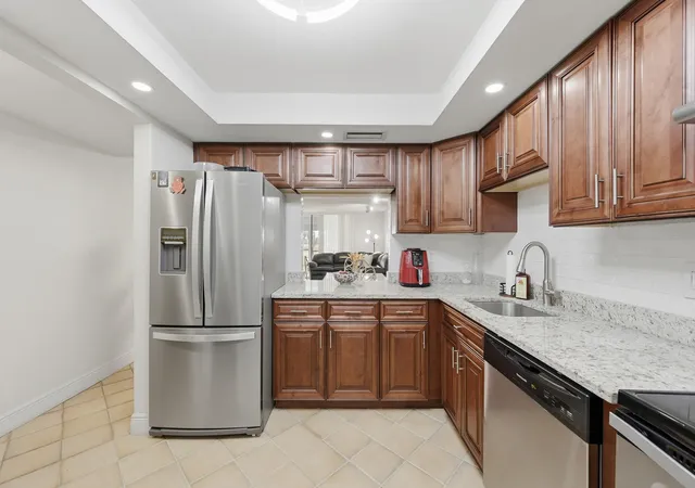 Listing Photo 5 - Condo for sale in building located at 3231 Holiday Springs Blvd, Margate, FL 33063 - Unit #110